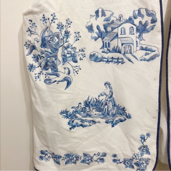 Handmade/Unbranded Cotton Fleece Vest Hand Embroidered Farm Scene White Blue - Picture 6 of 13
